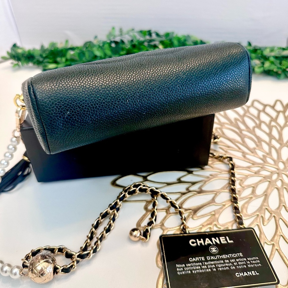Chanel Caviar Bag - Picture 3 of 15